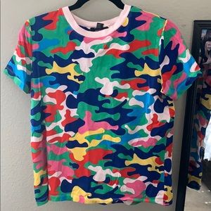 A colorful came style tee shirt!!